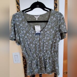 Lucky Brand Olive Floral V-Neck Top